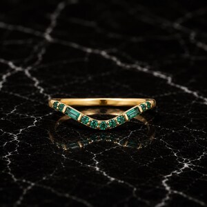 Unique Baguette Emerald Curved Wedding Band Gold Vintage Minimalist Ring for Women Vine Ring Stackable Chevron Band Anniversary Gift for Her