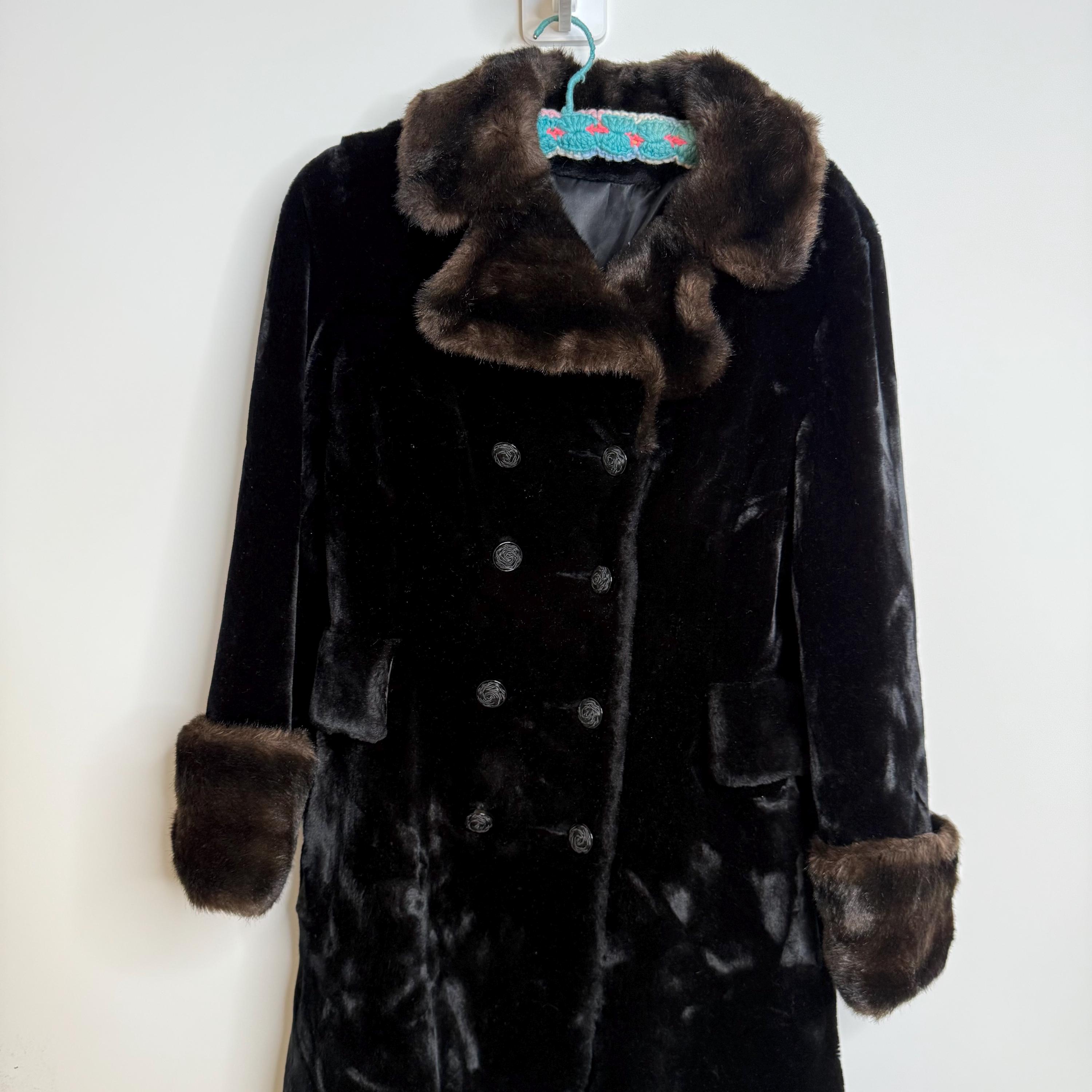 Vintage Borgazia Styled by Sportowne Faux Fur Black Coat With