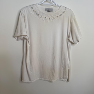 New York Style Woman’s White Eyelet Design Shirt Size M