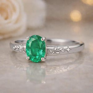 Natural Emerald 2 Ct Ring 925 Sterling Silver Leaf Engraved Handmade Engagement Ring Gift for Her