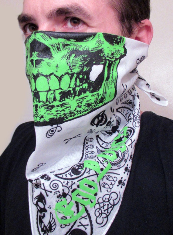DAYRAVER Neon Green Black Light UV Reactive Skull on White Black