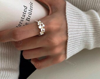 Delicado anillo floral de plata fina: elegante anillo abierto con diseño floral silvestre de estilo bohemio que no se deslustra.