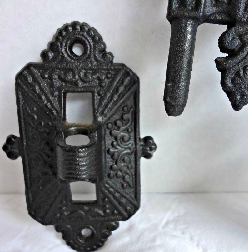 Vintage Wilton Cast Iron Oil Lamp Wall Bracket Wall Hanging Etsy