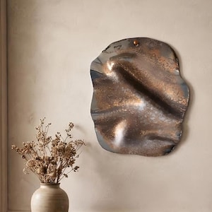 Scultura da parete in ceramica, decorazione murale drappeggiata, opera d'arte scultorea in ceramica, pezzo unico realizzato a mano, decorazione murale moderna, arazzo da parete con texture