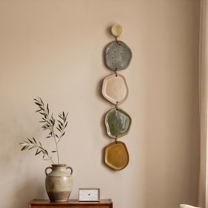 Decoração de parede modular, arte de parede verde e marrom, escultura de cerâmica feita à mão, decoração orgânica inspirada na natureza, arte de parede moderna estilo boho.