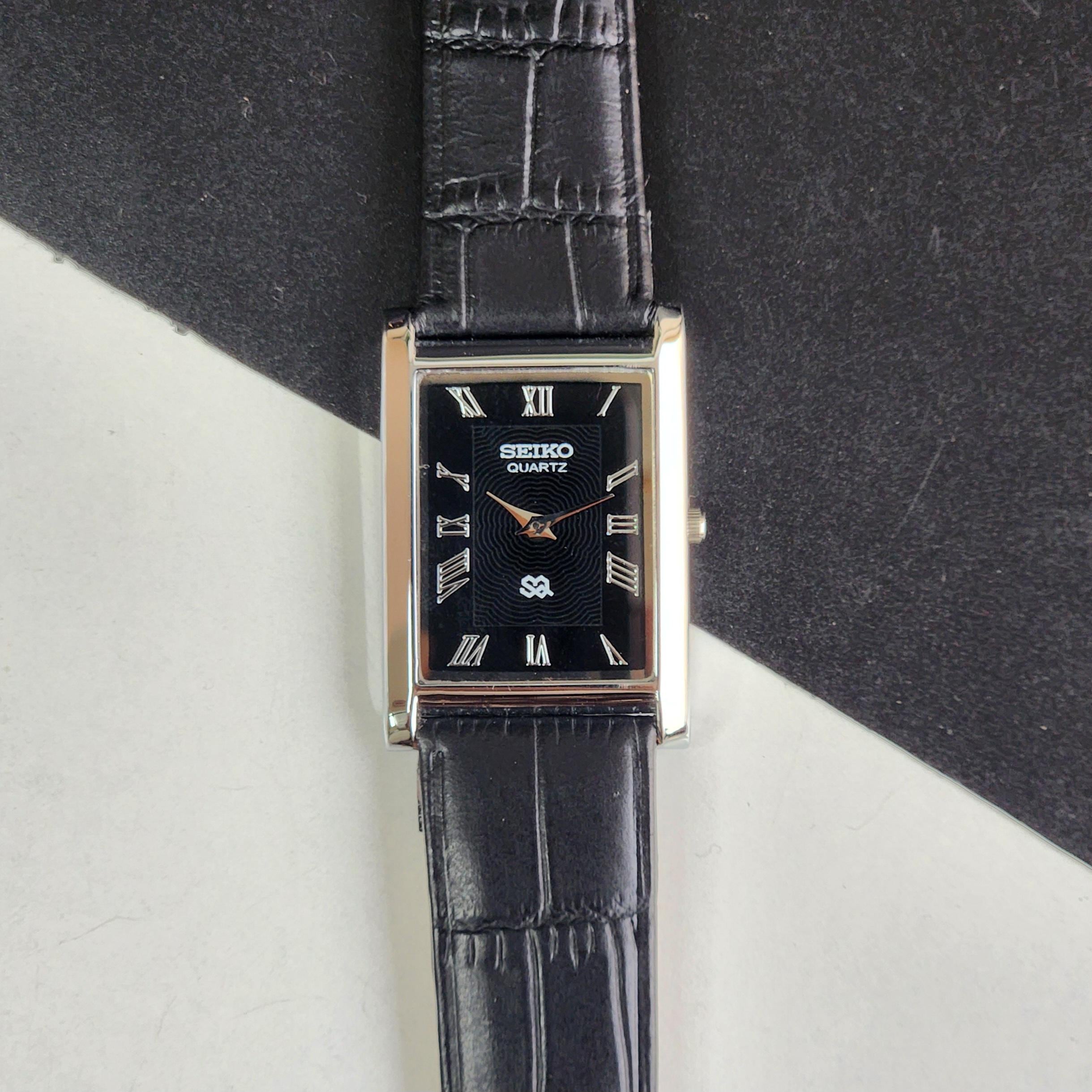 SEIKO　シルバー スクエアフェイス 時計 SEIKO 腕時計 「別注」「SEIKO」スクエア 2トーン メタル