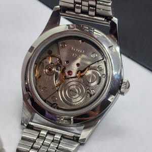 Vintage HMT Janata Devanagari Blue Face Watch: 17 Jewels, Hand Winding image 8