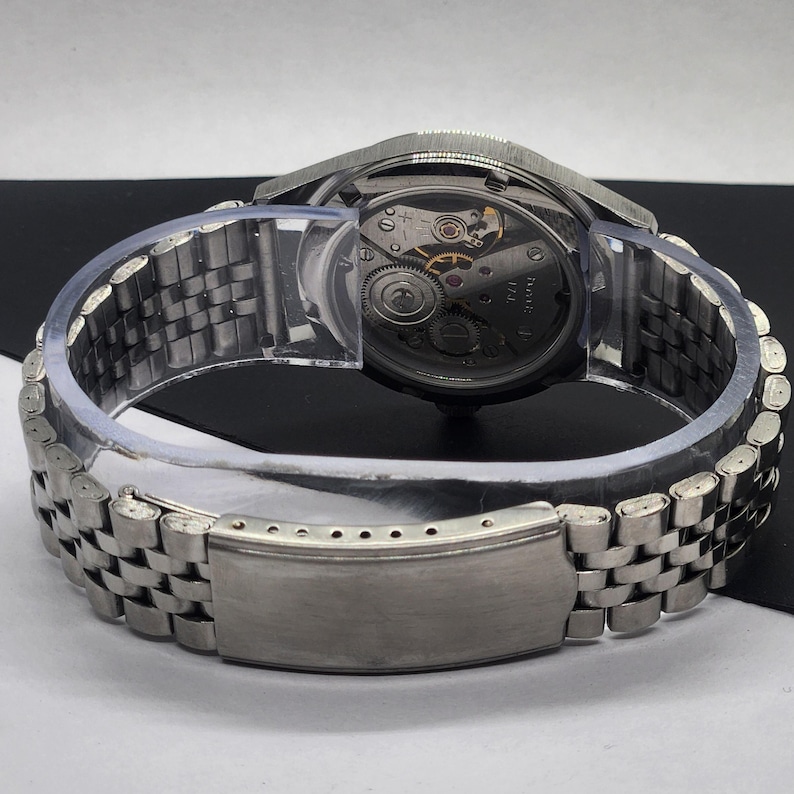 Vintage HMT Janata Devanagari Blue Face Watch: 17 Jewels, Hand Winding image 7