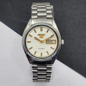 Vintage 1976 Original Seiko 5 Automatic 6309-6240 White Face 17 Jewels Day-Date Japanese Men's Wristwatch A05