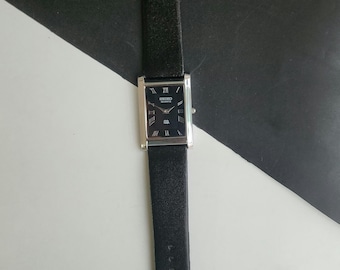 Relógio masculino Seiko Slim retangular de quartzo, 26 mm, com mostrador preto, vintage e restaurado.