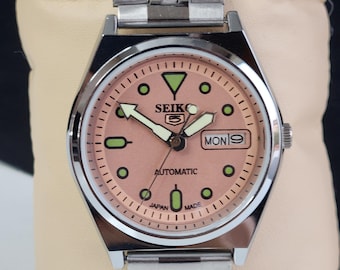 Reloj automático Seiko 5 vintage: brazalete Peach Jubilee restaurado