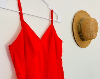 魅惑的な赤いスリップドレス - ヴィンテージ 1950 年代 / 1960 年代 - 素晴らしい状態 - ピンナップ スタイル - 甘くてセクシー