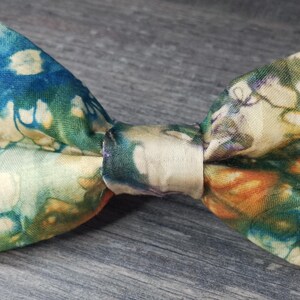Wax bow tie