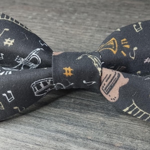 Music bow tie