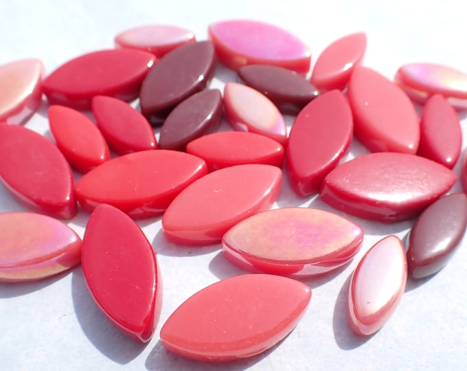 Light to Dark Red Glass Leaves - 50g of Petals in 14mm and 19mm Mix of 2 Sizes - Begonia