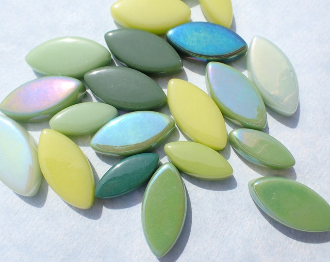 Green and Yellow Glass Leaves - 50g of Petals in 14mm and 19mm Mix of 2 Sizes - Lady's Mantle