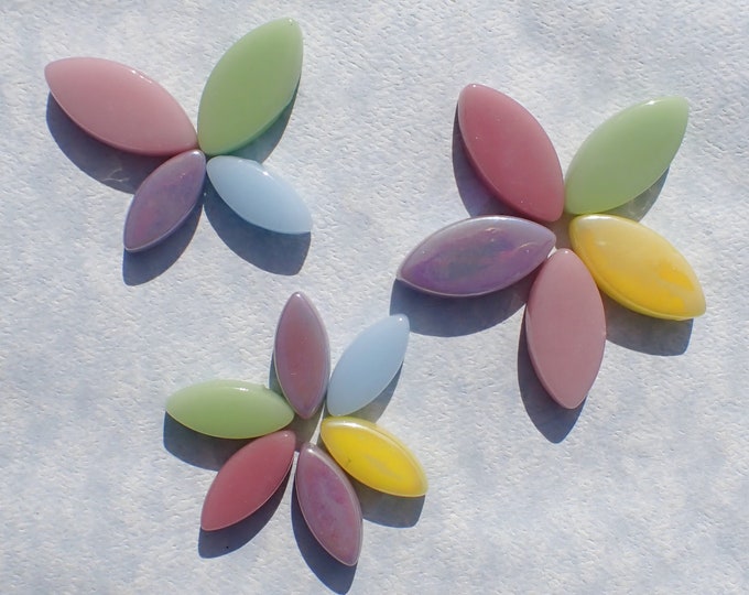 Pastel Glass Leaves - 50g of Petals in 14mm and 19mm Mix of 2 Sizes - Snapdragon