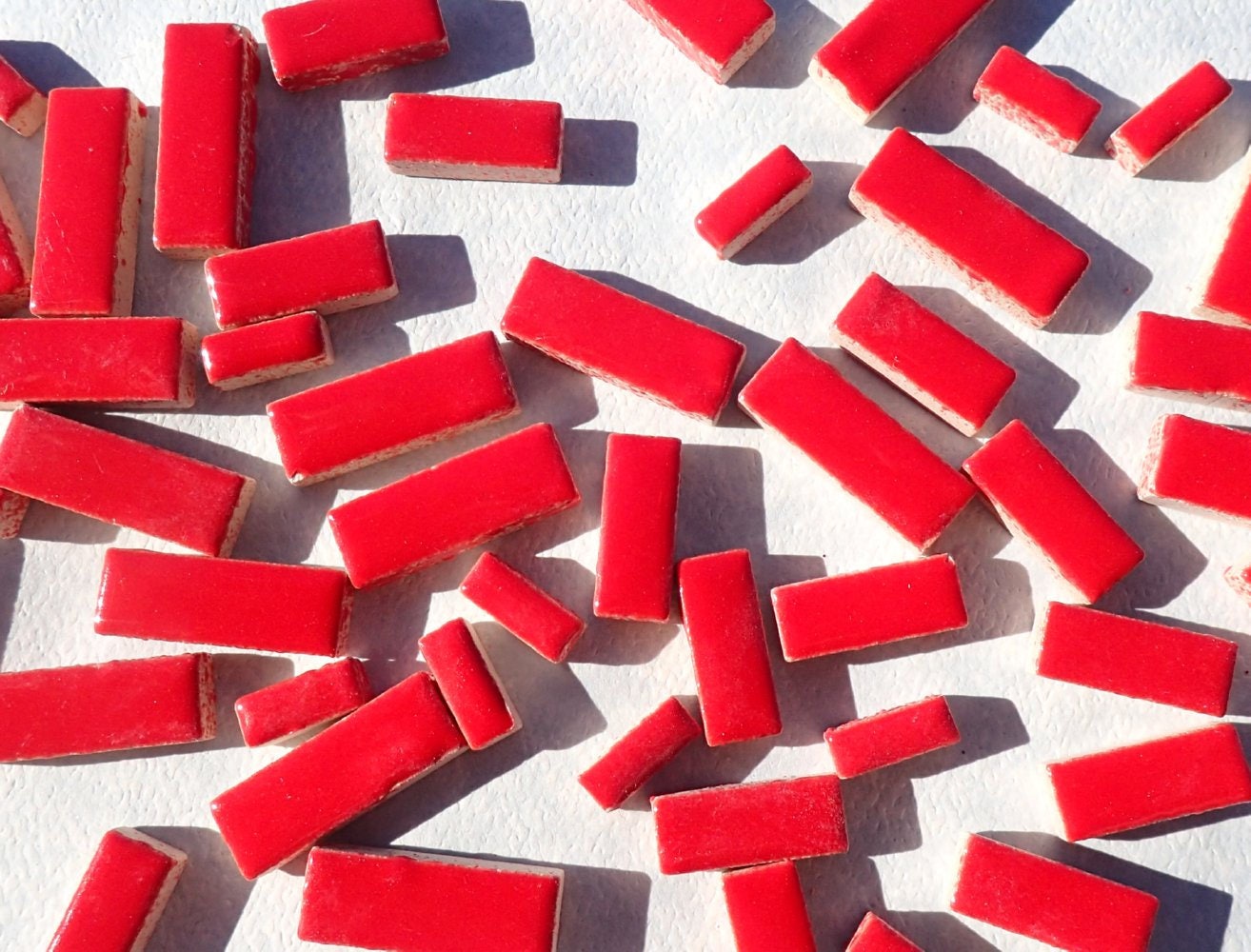 Bright Red Mini Rectangles Mosaic Tiles - 50g Ceramic in Mix of 3 Sizes ...