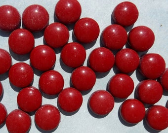 Gemmes de verre Red Earth - 100 grammes de carreaux de mosaïque de 12 mm en rouge foncé - Plus de 60 carreaux