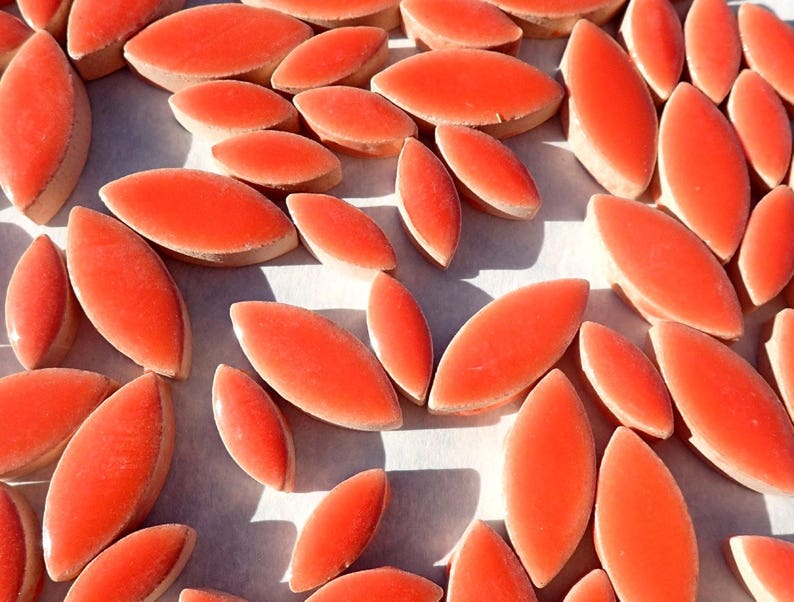Carreaux de mosaïque à pétales de rose orange saumon 50 g de feuilles de céramique en mélange de 2 tailles 1/2 et 3/4 image 5