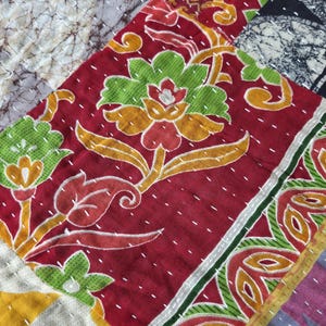 Camino de mesa estilo boho patchwork, manteles de algodón vintage acolchados kantha hechos a mano, lino artesanal textil sostenible imagen 9