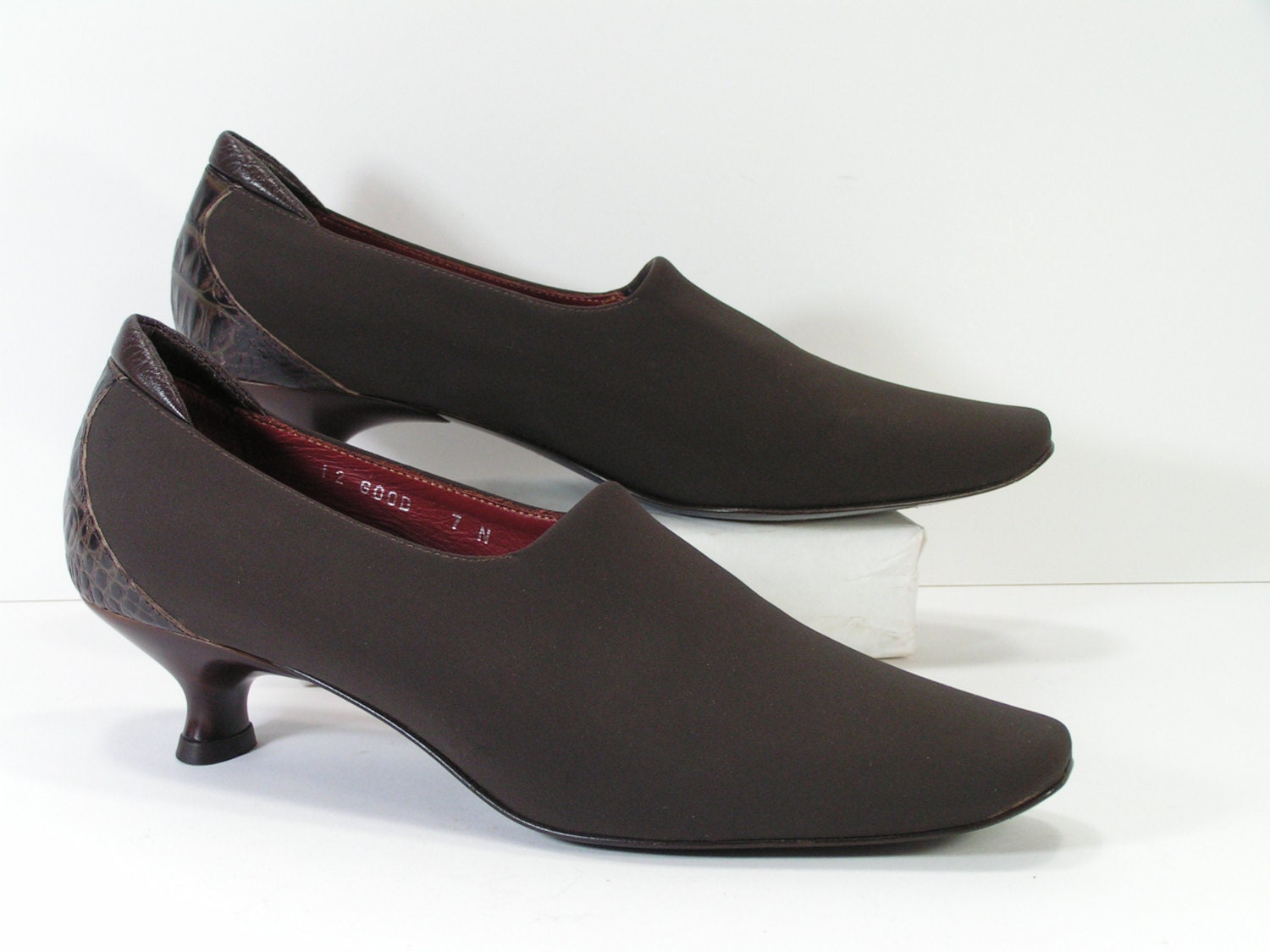 Donald Pliner Pumps Shoes Womens 7 N 