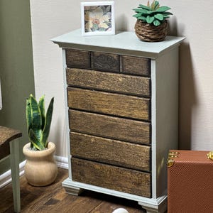 Dollhouse Dresser - 1:12 Scale