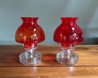 リーヒメーン・ラシ用ナニー・スティル・レッド・アポロ・ランプ。北欧