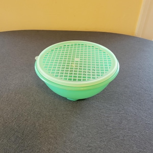 Vintage Tupperware Colander