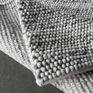 Handwoven Wool Pebble Rug – Chunky Textured Grey & Ivory Carpet | Modern Minimalist Handmade Area Rug