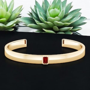 Bracciale rigido in oro con rubino rosso e taglio smeraldo, bracciale a polsino con pietra ottagonale delicata, bracciale moderno di tendenza, regalo di anniversario per donna, bracciale impilabile