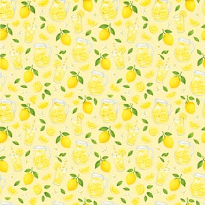 Puede incluir: Un patrón repetitivo sobre un fondo amarillo claro que presenta ilustraciones de jarras de cristal y vasos altos llenos de limonada, limones amarillos enteros, rodajas de limón, hojas verdes y pequeñas flores blancas dispuestas por todo el diseño.