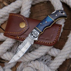 Custom Damascus Folding Knife: Personalized Engraved Pocket Knife