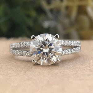 2.28 CT Round Cut Moissanite Accent Solitaire Engagement Ring, Round Moissanite Ring, Wedding Ring, Promise Ring, Anniversary Ring, Gifts