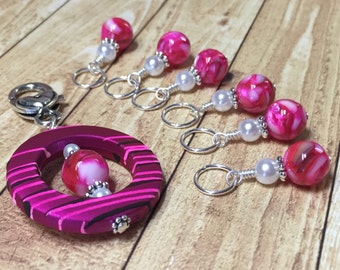 Snag Free Stitch Markers For Knitting, Set Includes Holder, Gifts for Knitters, Mother's Day Gift