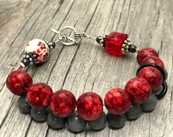 Red Flowers Abacus Row Counting Bracelet- Beaded Knitting Row Counter- Gift for Knitters, Mother's Day Gift