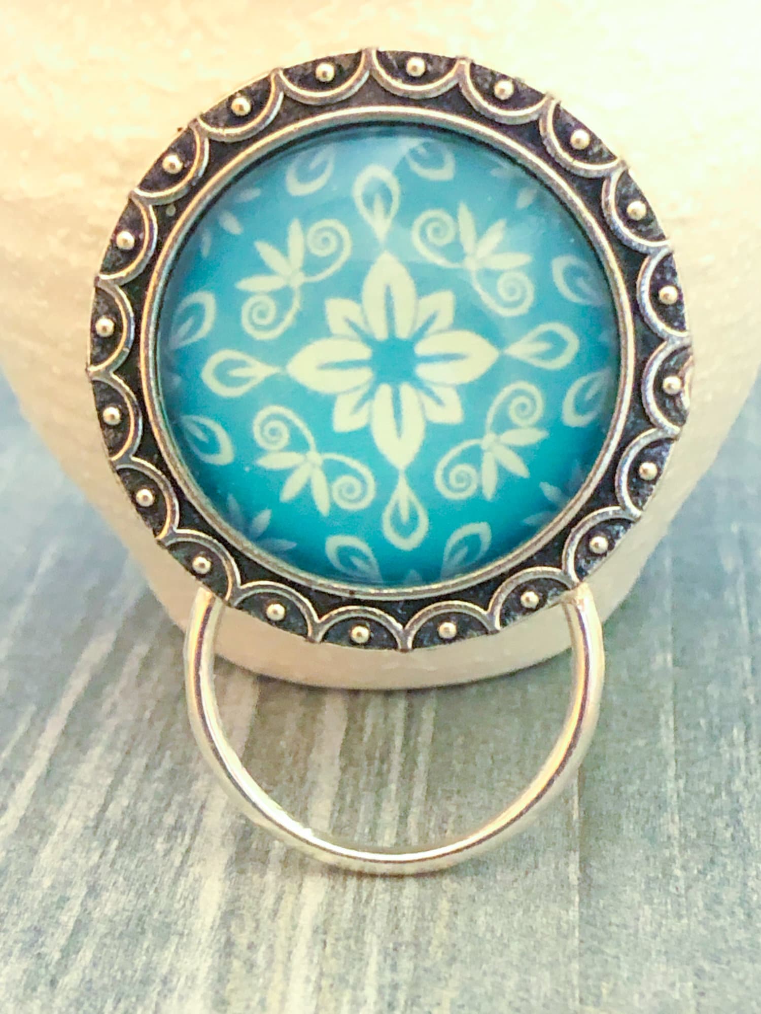 Porta Occhiali Magnetico Con Spilla - Gancio Per Occhiali Da Sole E Da Lettura, Design Elegante