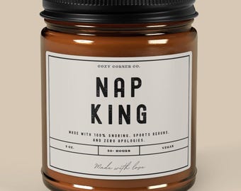 お父さんへの父の日キャンドルギフト | 9オンス 香り付きソイキャンドル | Nap King | 面白い名言が書かれた琥珀色のジャーキャンドル | 男性/彼へのギフト | お父さんの誕生日プレゼント