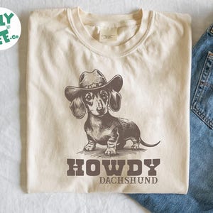 Howdy Dachshund T-Shirt: Western Cowboy Sausage Dog Tee
