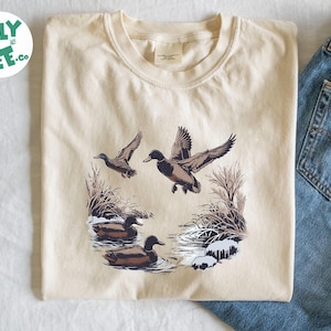 Vintage Duck T Shirt, Mallard Duck Shirt, Wild Duck Tshirt, Flying Ducks Hunting, ducks Graphic Tshirt, Unisex Tshirt