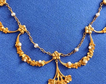 Exclusive Belle Epoque 18Kt yellow gold antique French Art Nouveau chain necklace