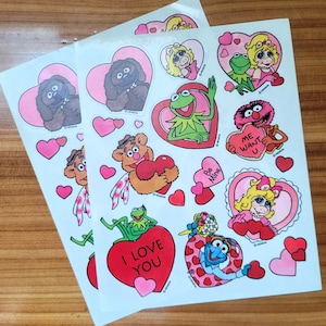 Adesivi vintage dei Muppet di San Valentino degli anni '80 - 2 fogli interi - Kermit, Miss Piggy, Fozzie - Senza confezione - Da collezione, mai usati