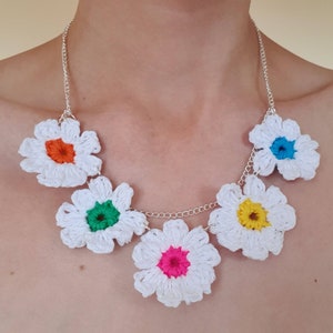 Daisy Chain Necklace