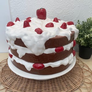 Gâteau dôme à la fraise – Gâteaux & Délices