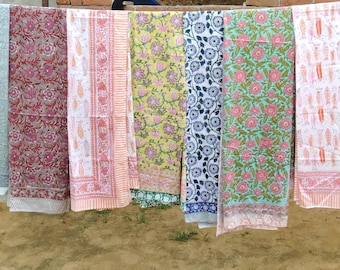 Ręcznie drukowany bawełniany sarong: kwiatowy narzutka na plażę, bawełniany szalik imprezowy - Beach & Beyond Beach Prezent dla niej w stylu boho pareo