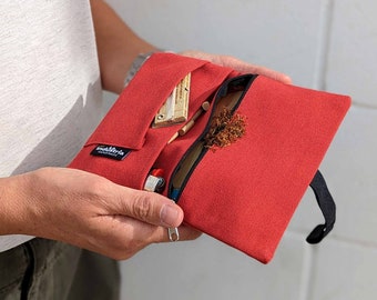 Hand Rolling Tobacco Pouch Red Russet -  Water-Repellent Tobacco Pouch with Compartments for filter tips, rolling paper & lighter