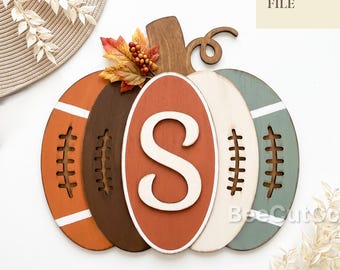 Gepersonaliseerde voetbalpompoen deurhanger SVG, rustiek herfst monogram bord, sportdecoratie, Glowforge, lasergesneden bestand