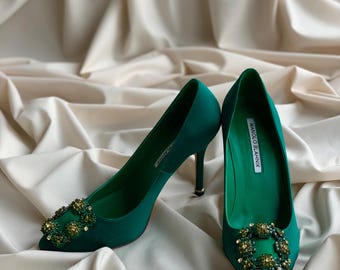 Vintage Manolo Blahnik Emerald Satin Crystal Buckle Heels – Iconic