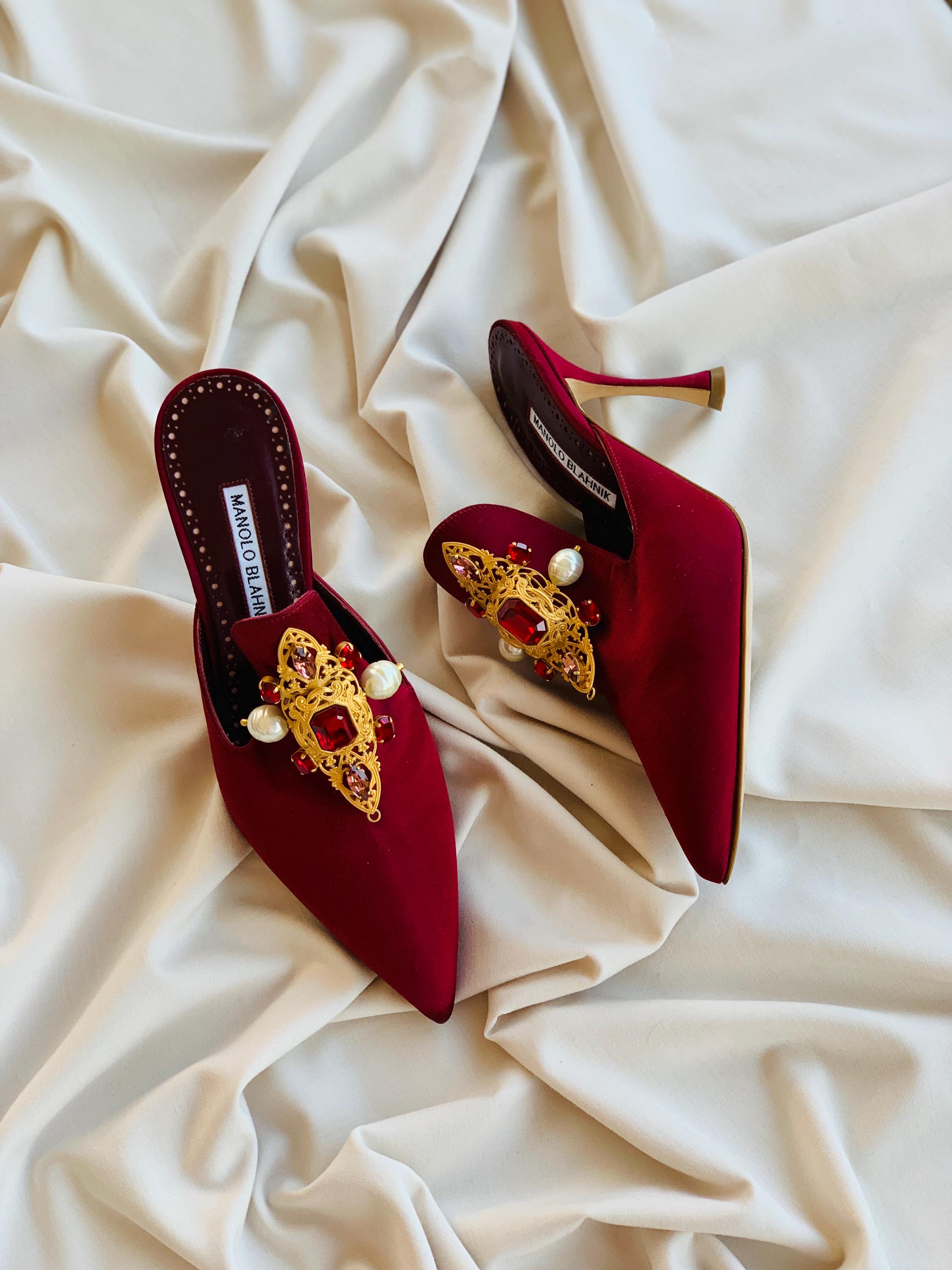 Manolo 37 - Etsy