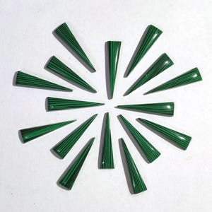 Malachite Gemstone Pyramid Triangle Shape Green Crystal Healing Stone Loose Calibrated Flat Back Wholesale Cabochon Cab for Jewellery making
